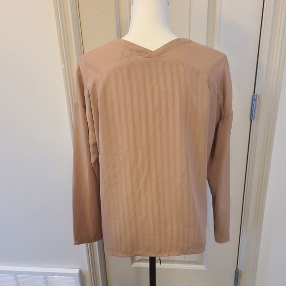 Against Nudity Montrèal Button Down Blouse - Picture 8 of 10